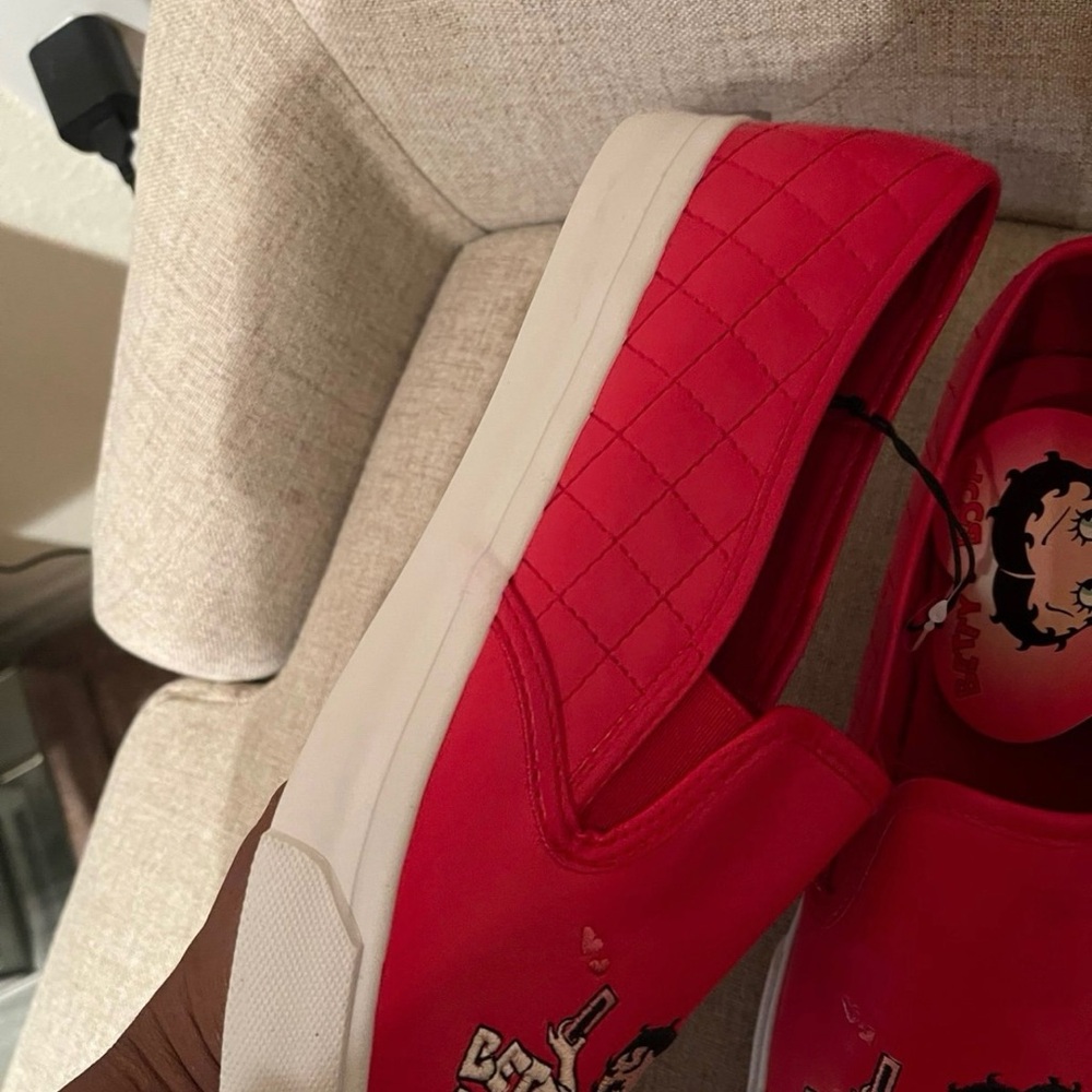 Betty Boop Womens red canvas shoes size 10 NEW - Picture 5 of 9